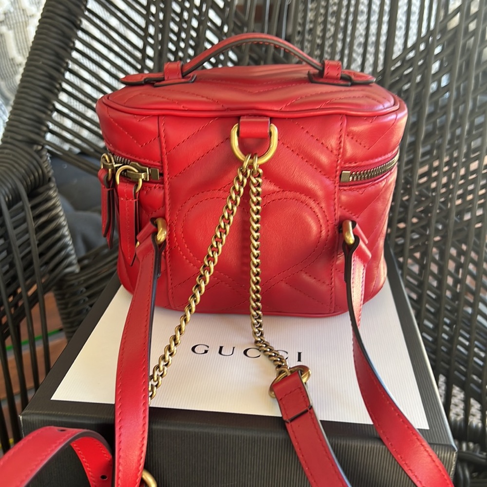 AUTHENTIC GUCCI MATELASSE BAGPACK - Picture 2 of 4